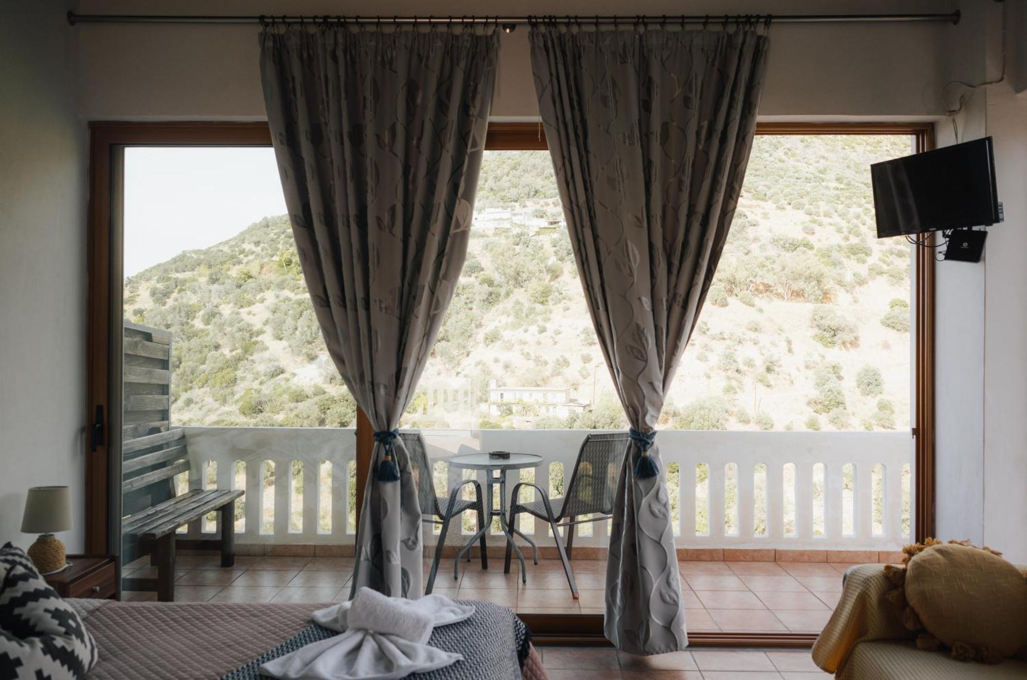 Lefteris Rooms Kámbos Esterno foto