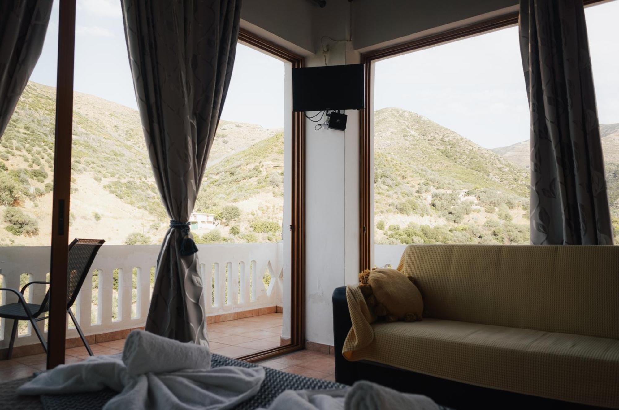 Lefteris Rooms Kámbos Esterno foto