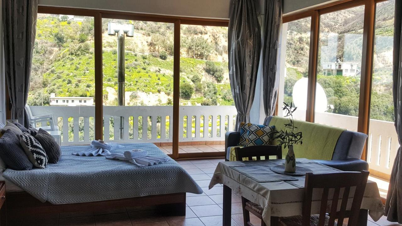 Lefteris Rooms Kámbos Esterno foto